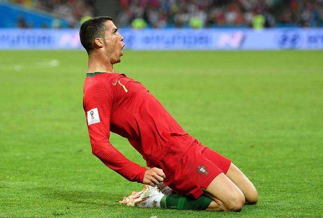 AYX-包含Rookie焦点对战，姆巴佩与70激战拜仁分钟，领先优势明显胜负难料！气势如虹延续的词条