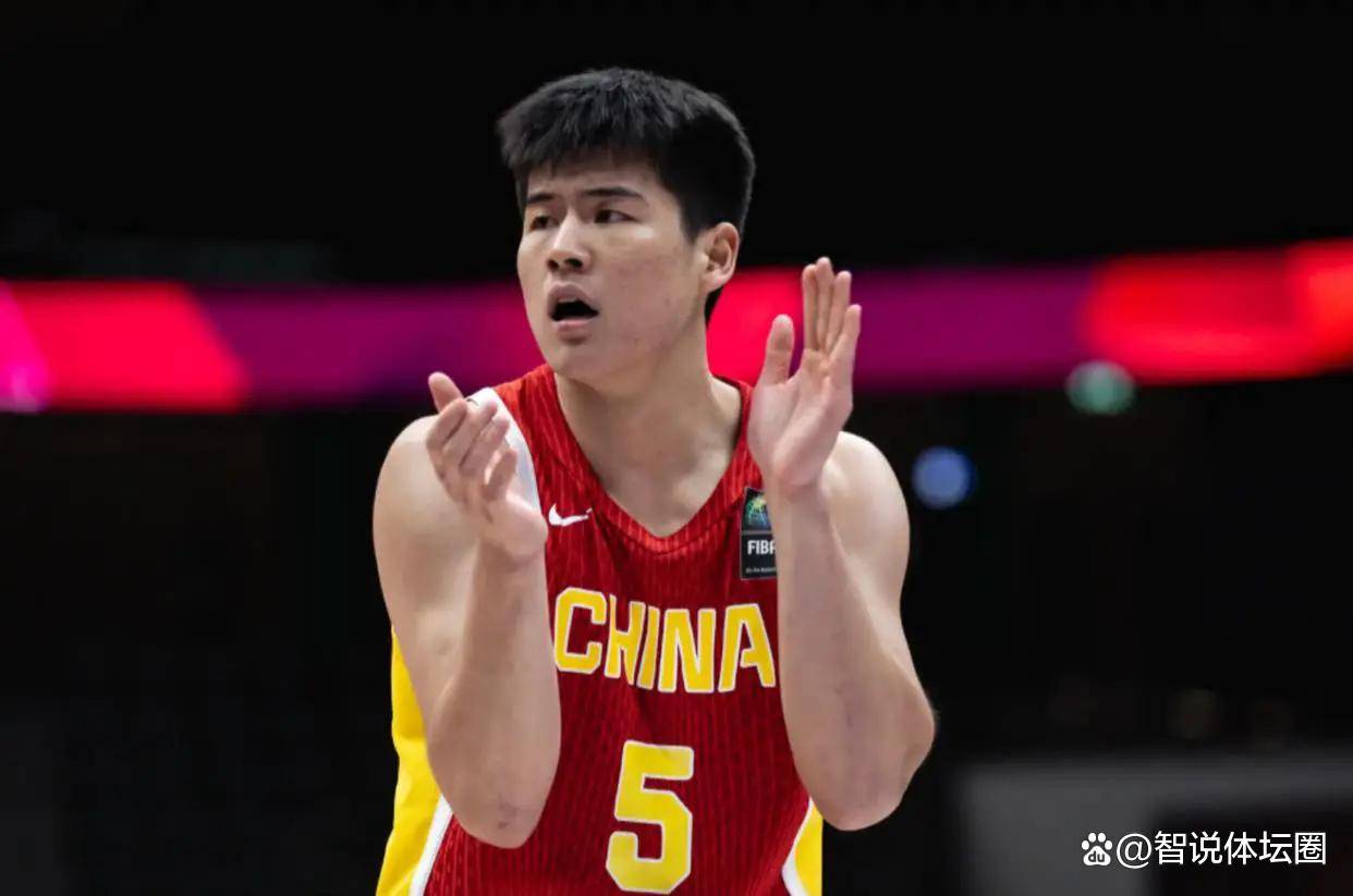 爱游戏体育-江苏男篮训练开放日，赛前手感冰凉引观众欢呼，世预赛在即，数据层面出现新趋势的简单介绍