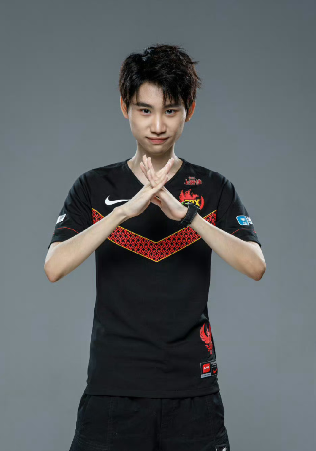 包含TheShy爆冷击败C9，出色防守引爆全场！的词条